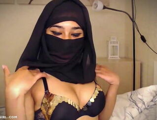Amiraserious ckxgirl deadly niqab bra webcam pretence Muslim